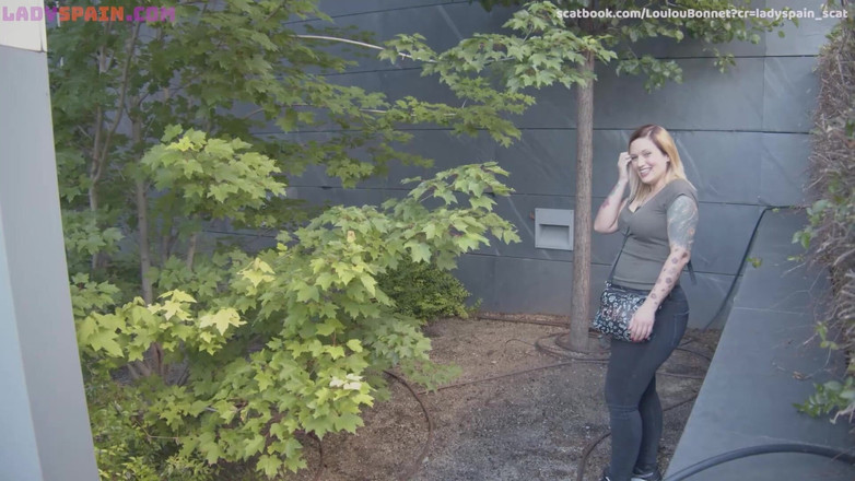 Lady Spain: 공공 장소에서 이 흑인 자지를 빨고 내 엉덩이에 사정할 때까지 집에서 게임을 마쳐