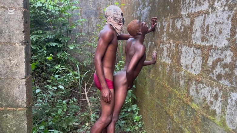 Pa_blo: Fucked the Little Twink in the Bush