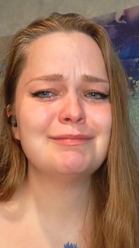 Alison Sobbing Lagi