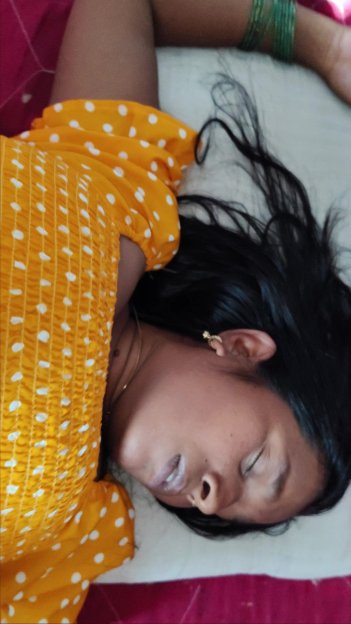 Premi pooja: 인도 바비 섹스 - 임신한 여동생을 도시 주변에서 법으로 데려가서 바비가 법으로 남매를 보지에 삽입하게 해줍니다.