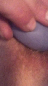 Mon vibromasseur violet me rend tellement excitée