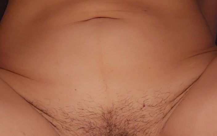 Mia Rommanno: La mungitura mia si masturba fino all'orgasmo mentre guarda un...