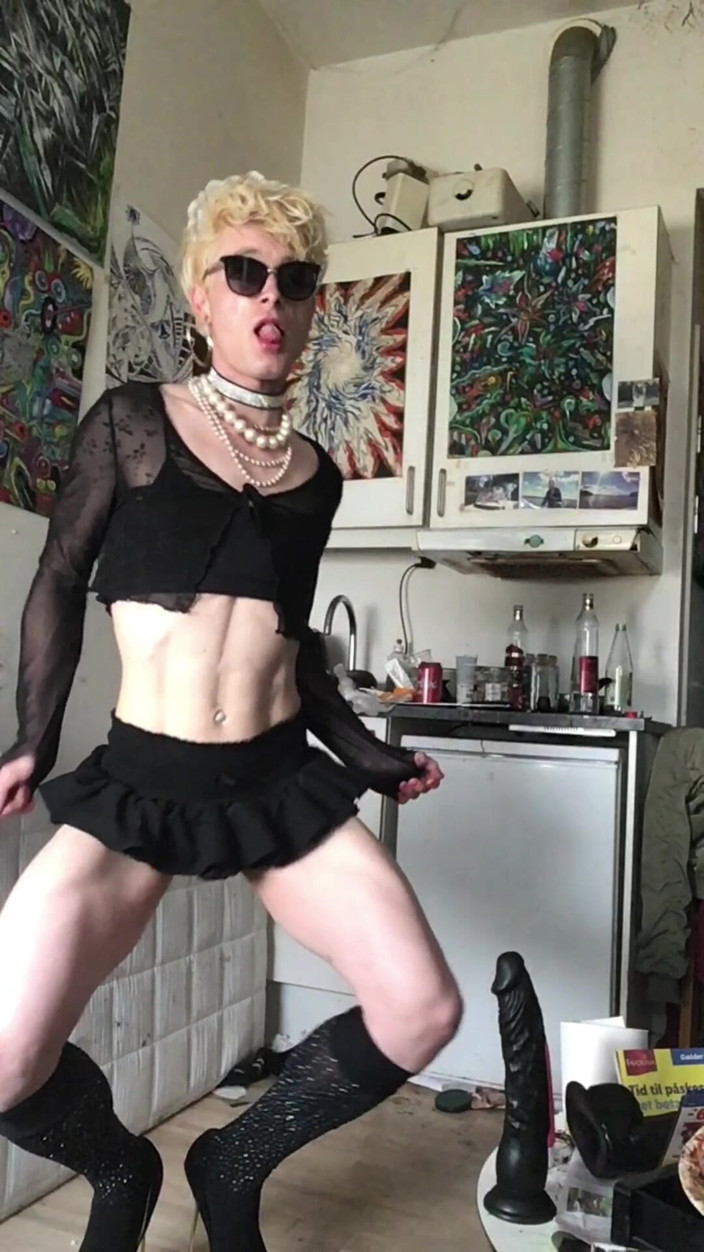Sissy Cindy Slut: Sissy Femboy Mini Skirt Love BBC Dildo