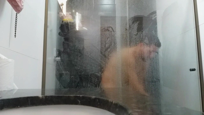 Marcosninfo: I Took a Shower and Rubbed Soap on My Flaccid...