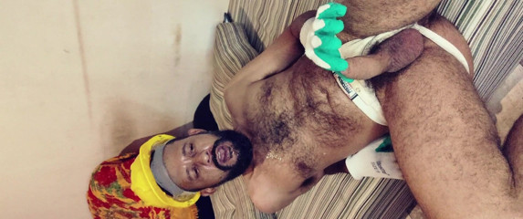 Stink HairyMale: Pipe avec un gode pendant la nuit