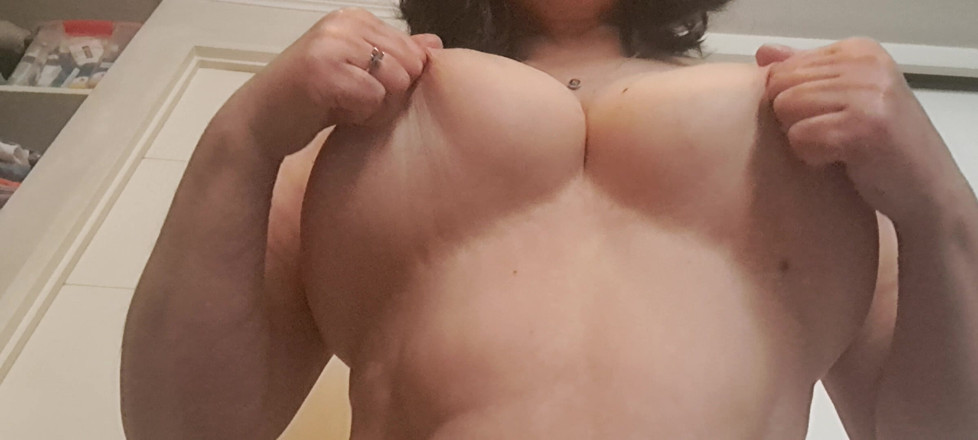 Mommy big hairy pussy: Pohyby vzrušení prsou