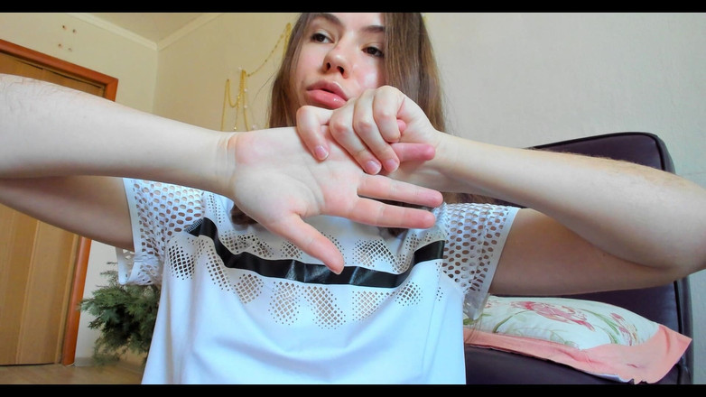 Rarible Diamond: Połóż krem na owłosione ramiona