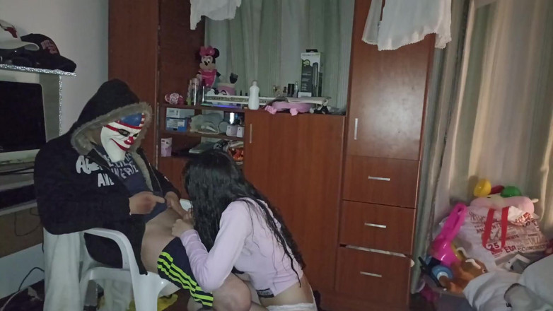 Jopy sex: L'uomo mascherato di Halloween scopa la ragazza della sua migliore...