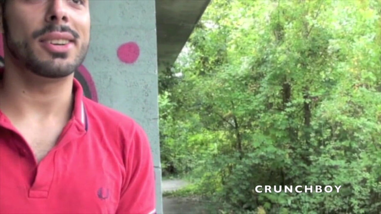 Crunch Boy: Twink ošukaná Arabem pod mostem.