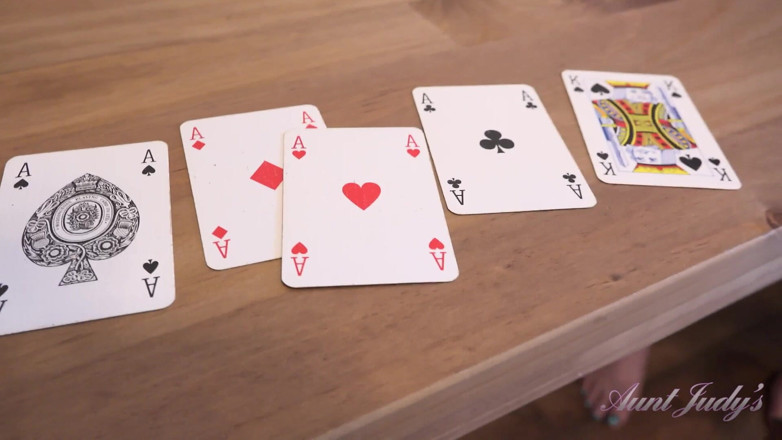 Aunt Judy's: Auntjudys - Na Het Eten Strippoker Met Je Rondborstige BBW-vrouw Becky