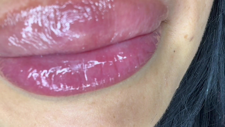 Asmr_mouth: Vedere la persoana 1 cu minuscul: Uriașa te vrea în gura ei