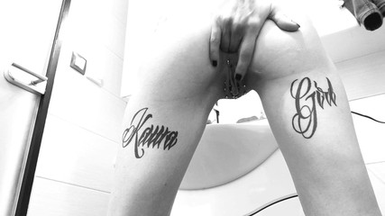 InkedKawaGirl: Drobné prstění zadku