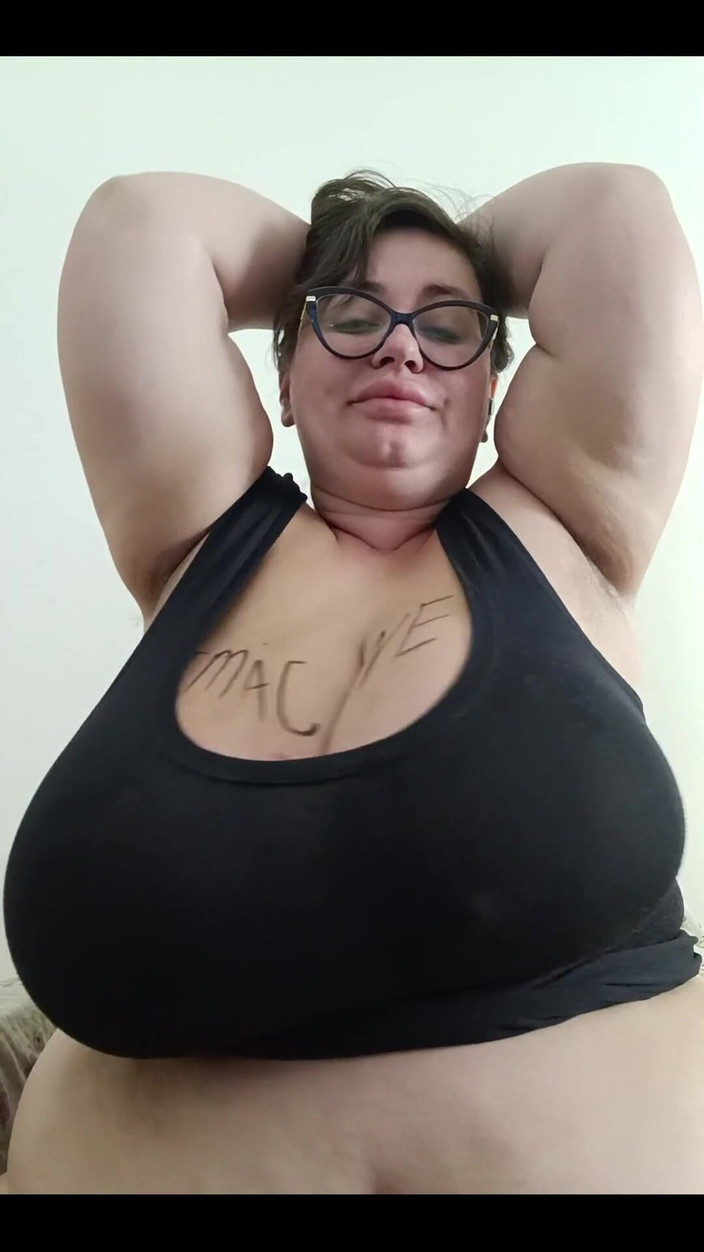 Nina Doll: Velká povislá prsa