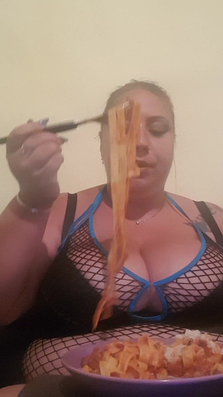 LoraBbw: Mi riempio di pasta/feede