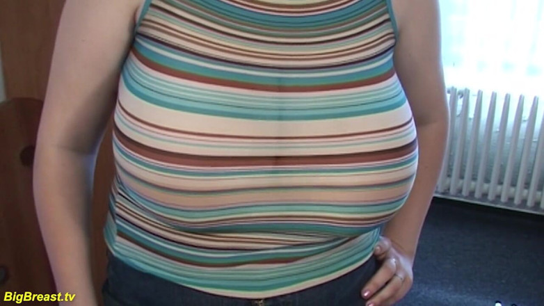 Big Breast: Awek montel miang dengan buah dada raksasa remaja berambut merah...