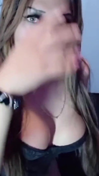 Mi-a plăcut prea mult masturbarea cu această ocazie când am ajuns la orgasm gândindu-mă la lucrurile frumoase