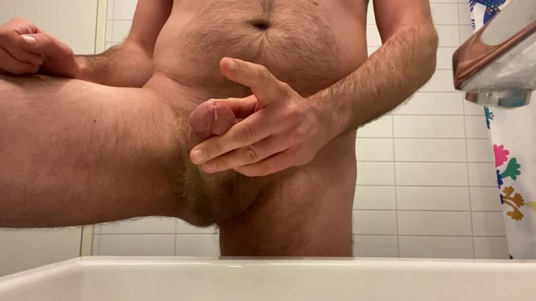 Beardedcummer: Pěkný výstřik od chlupatého medvěda
