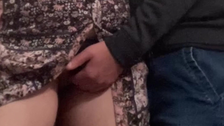 PriyaNaavya: 哇！！！陌生人在火车上抚摸我的阴户