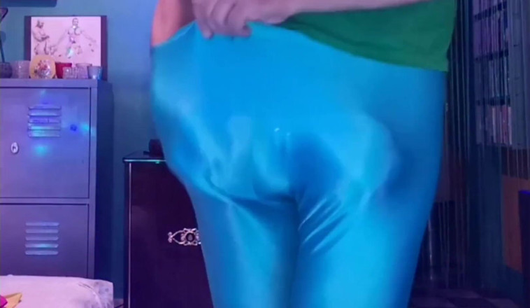 Monster_Meat_: Show nylonového spodního prádla, celé video