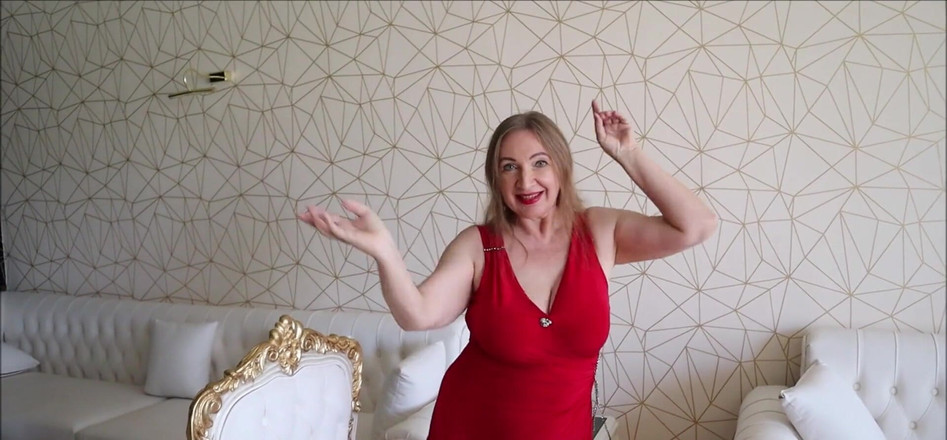 MariaOld: Dame in rode dans