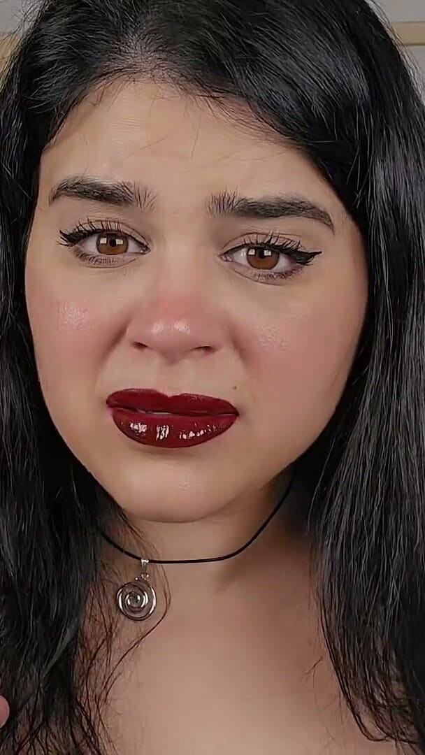 LuciaLatinaGomez: Latinskoamerická manželka vás promění ve svého paroháče Sissyho nejlepšího přítele