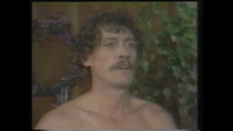 Vintage megastore: Sexy vintage milfka s pěknými kozami ošukaná a vystříkaná na...