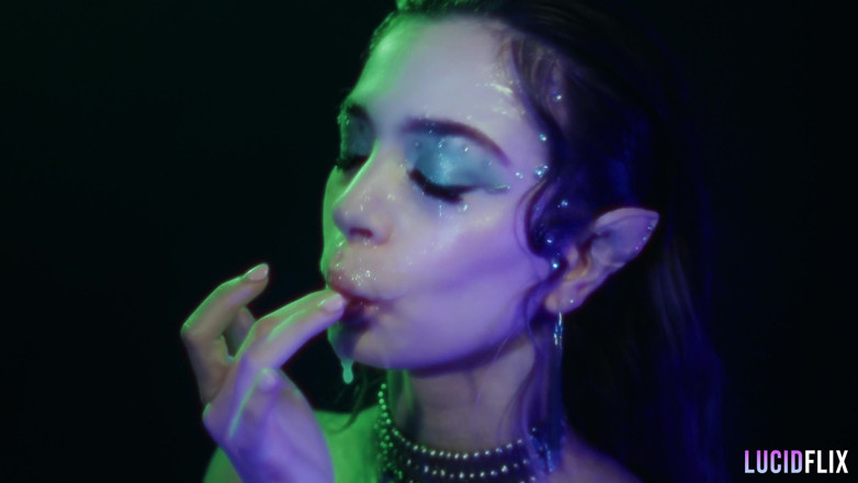 Lucid Flix: Lucidflix Luminati con Molly Little