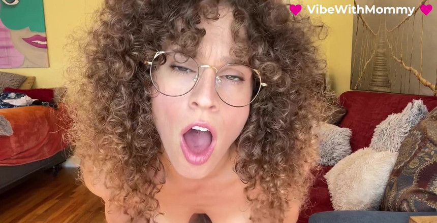 VibeWithMommy: 継母JOI指導リアルバーチャルセックス継母は、あなたのペニスに触れる方法を教えるのが大好きです!