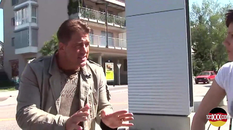 123XXX - Fucked Amateurs in Germany!: Stygg korthårig brunett vill ha den tjocka kuk