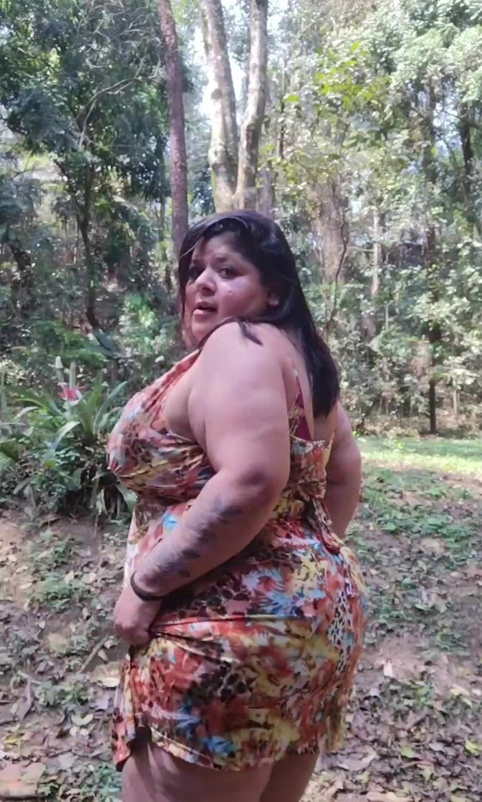 Mary Jhuana: BBW Showing off Big Breasts in the Park