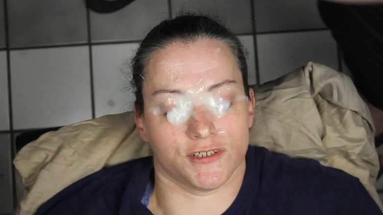 Dirty Dees: Huge Homemade Facial Blasting Right in Her Eyes!!!
