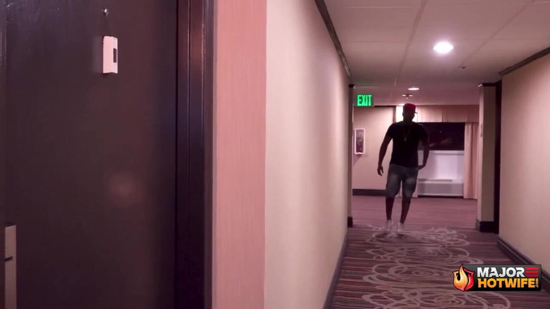 Rome Major Hot Wife: Rome majot calda moglie traditrice scopa