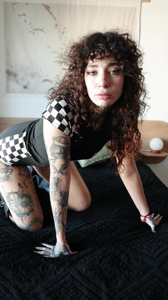 Rebekah Rose: Branlette et vagin très mouillé après une séance photo