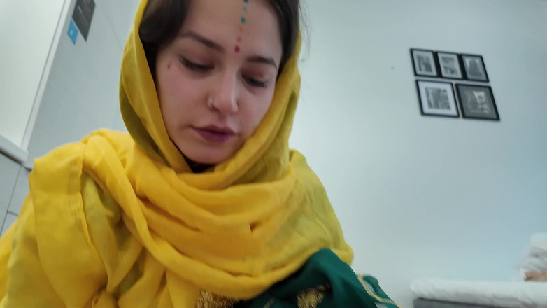 Amateur Homemade Porn: 발정난 의붓여동생에게 따먹히는 히잡을 쓴 아프간 의붓여동생