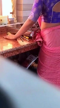 Kamwali Bhabi a fost lăsată de managerul companiei ei