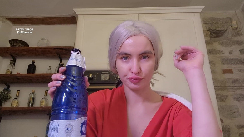 Faith Eros: 젖탱이에 빠는 새엄마 - 목 페티쉬, 목구멍 페티쉬