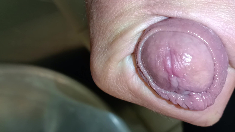 Rockardglans: Dvě dávky na pisoárách zblízka velký penis honění a stříkání...