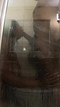 ジャグジーで彼女とセックスした