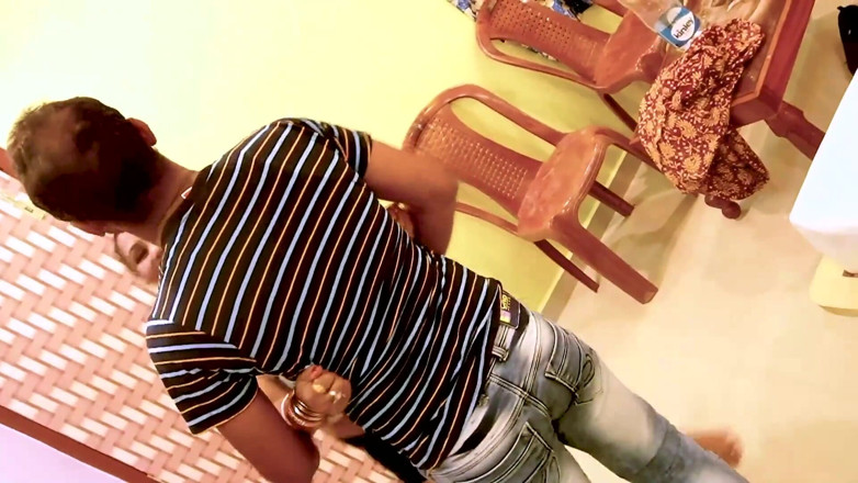 Indian porno creator: Il giovane indiano Devar fa sesso con il suo vero...