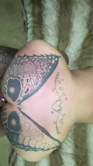 MzKiTTy91: Backshot con la sexy moglie pawg