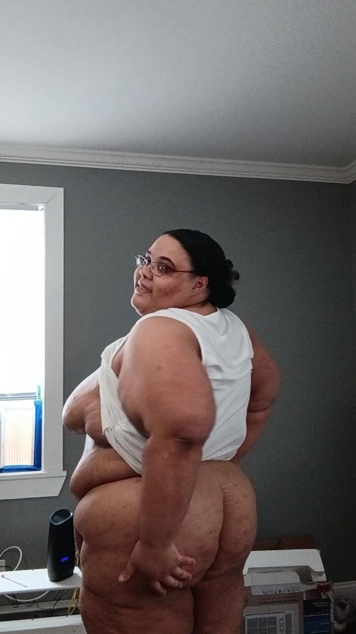 Jessica pigslut: Tetas mojadas
