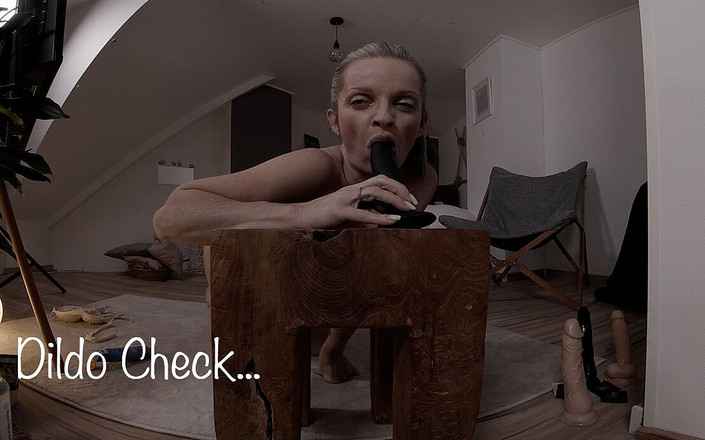 Sabdeluxe VR: 假阳具检查