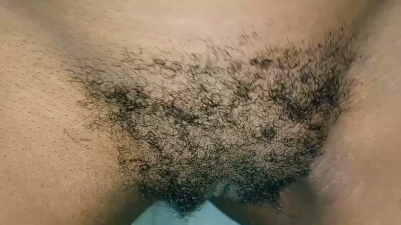 Sexe in real life: Big Hairy Pussy Who Wants Good Cocks.