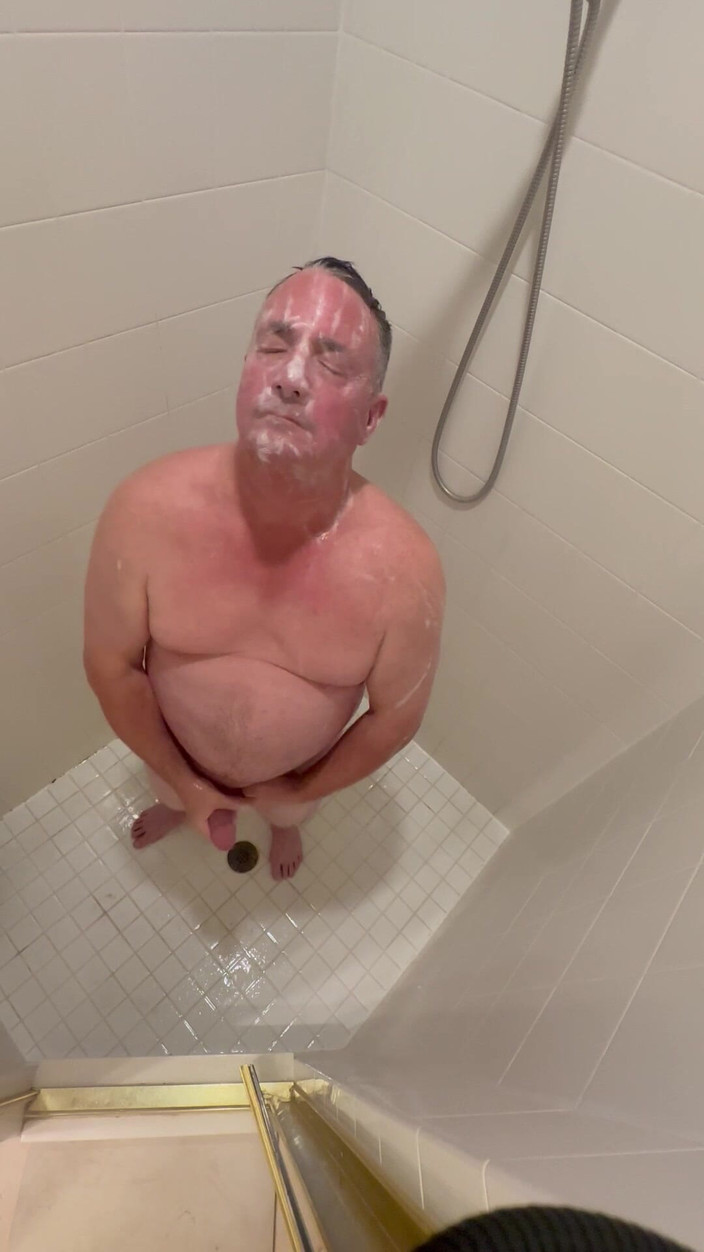 GottaLuvBB: Cam in the Shower