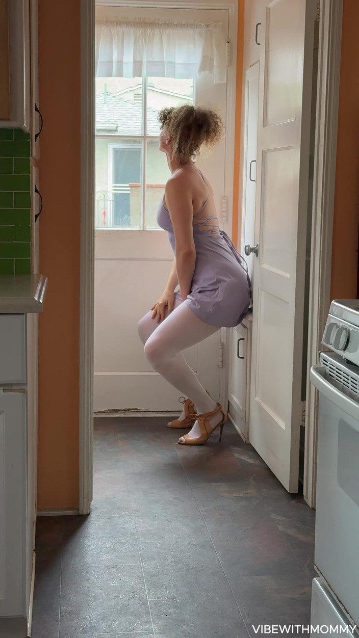 VibeWithMommy: Weiße strumpfhosen ficken mich jetzt