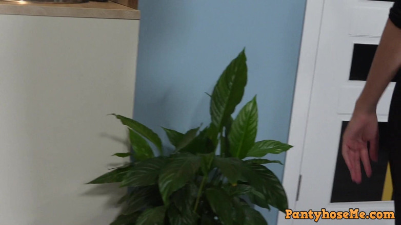 Pantyhose me porn videos: Regina recebe uma delícia para o dia das bruxas por...