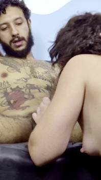 Gagică latino sexy futută în cur și umplută cu spermă de o pulă neagră