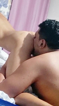 La sorellastra è venuta nella mia stanza e cavalca fino a quando non viene