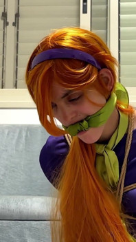 Svázaná dívka Daphne Blake