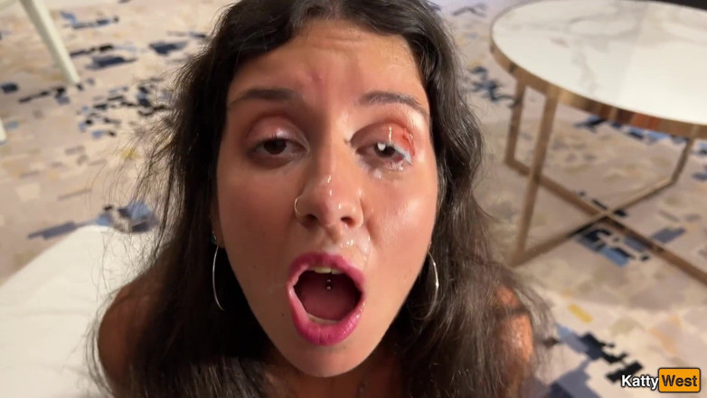 Katty West: Fucked w dupę bezczelny pokojówka, która zostawiła bałagan w moim...